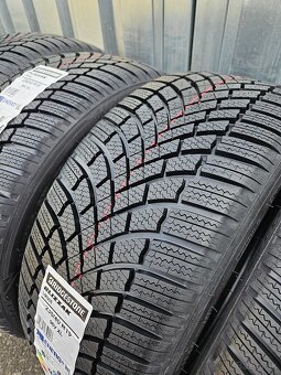 Zimní pneu Bridgestone 235/40 R19 - 3