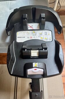 Autosedačka Doona Plus + isofix základňa Royal Blue - 3