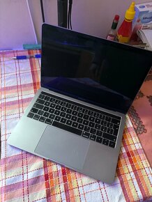 Apple MacBook Pro 13 - 3