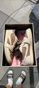 Jordan 1 Low Traviss Scott mocha - 3