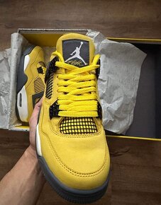 Nike Jordan 4 Lightning Yellow - 3