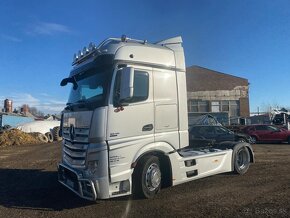 Mercedes  actros - 3