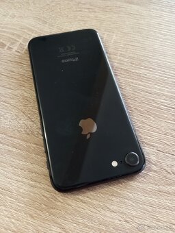 iPhone 8 / 128GB Dobrý stav - 3