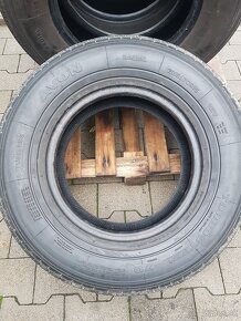 235/70R15 Avon - 3