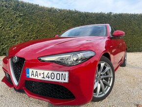 Alfa Romeo Giulia 2.2 Diesel 210 AT AWD Veloce - 3