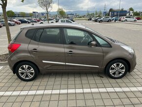 Kia Venga Zlatá edícia 1.4 CVVT + ťažné zar. + cyklonosič - 3