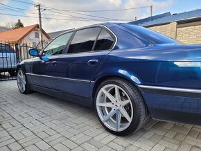 Predam BMW e38 740i bezvanos - 3