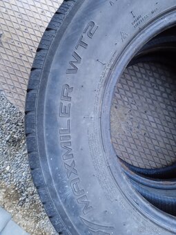 Predám Gumi 225/70 R15C - 3