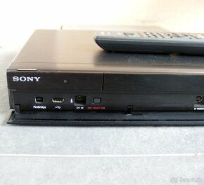 Sony RDR AT-205 DVD/HDD Rekorder 250 GB (DivX-HDMI) 1080p - 3