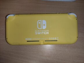 Nintendo switch lite + 3 hry - 3