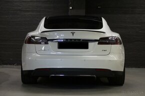 TESLA MODEL S P85 - 3