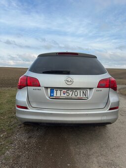 Opel astra j 81 kW  2011 - 3