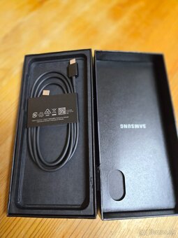 Samsung Galaxy ZFlip 4 - 3