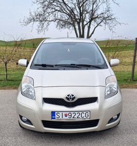 Toyota Yaris 1.3 VVT-i  73KW/99PS R.V.08/2011 - 3