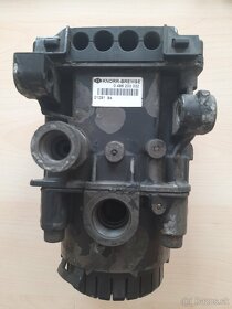 EBS ventil Knorr Bremse na MAN TGA  486203032 - 3