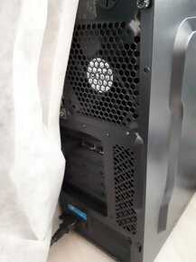 Komplet PC - Intel Xeon, 32GB RAM, Radeon 6600 - 3