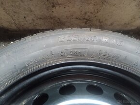 Pneumatika Michelin 205/60 R16 na disku  6 1/2 J16 ET 47 - 3