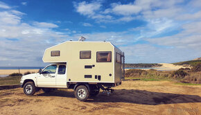 Toyota Hilux X-cab with Bimobil Husky 240 - 3