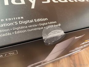 Playstation 5 30th Anniversary Limited Edition - 3