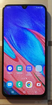 Samsung Galaxy A40 - 4/64/Android 10 - 3