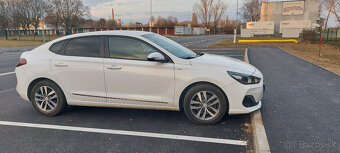 Hyundai Fastback i30 - 3