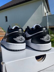 Nike Air Jordan 1 Low Panda - 3