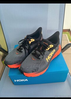 Hoka Challenger art 7 - 3