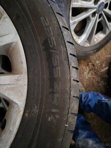 Ford Kuga 235/55 R17 - 3