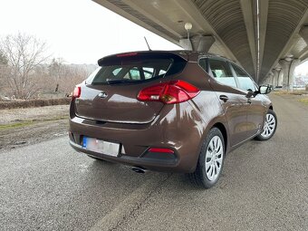 Kia Cee'd / 58 tisíc km / benzín / manuál / garážované - 3