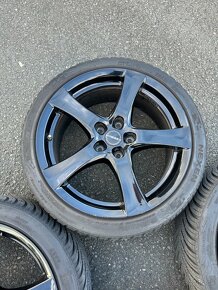 5x114,3 225/40 r18 - 3