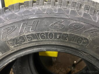 235/60R16 - 3