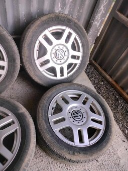 4ks alu disky orig. Vw 5x100 r16 pneu 205/55 r16 - 3