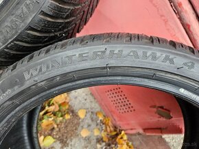 Predám zimné pneu Firestone Winterhawk 4 235/35 R19 - 3