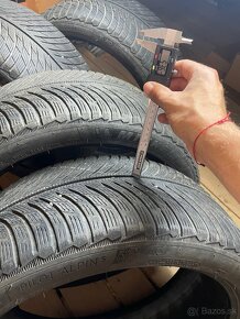 255/40 R20 101W - 3