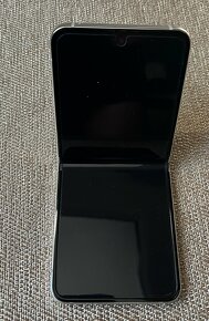 Samsung Galaxy Z Flip 5 + hodinky Galaxy watch 6 - 3