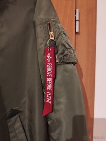 ALPHA INDUSTRIES Zimná bunda vo farbe Kaki - 3