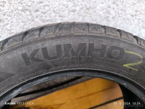 Kumho WP52 215/55/17 - 3