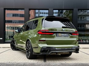 BMW X7 xDrive M60i Urban Green CENA BEZ DPH - 3