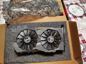 Grafická karta Radeon RX570 - 3