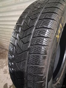 Pirelli zimné 215/70/R16 - 3