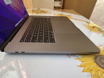 MacBook Pro 16" late 2019/2020 i7 16GB 512GB - 3