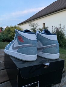 Nike Air Jordan 1 Mid French Blue - 3