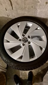 Predám original zimnú sadu 5x112 R17 , 205/50/17 - VW Golf 8 - 3