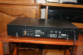 Yamaha CDX-497 + DO - 3