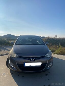 Hyundai i20 1.2 63kW, Hnedá metalíza - 3