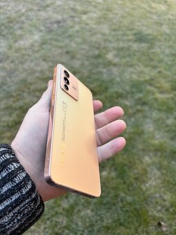 Vivo V23 sunshinf gold 256gb - 3