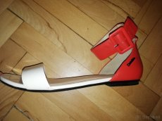 Zachovalé sandálky Calvin Klein veľ.39 - 3