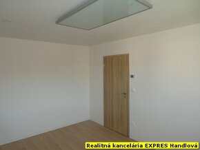 RK EXPRES - predaj 2 izbový tehlový byt v Handlovej, ul. Úde - 3