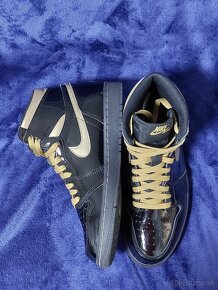 Nike Air Jordan 1 Black Metalic Gold 2020 - 3