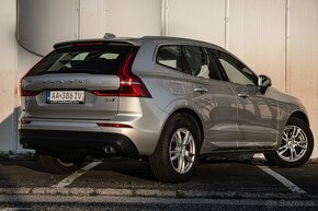 Volvo XC60 MOMENTUM AT8 FWD - 3